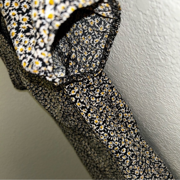 Lily Rose Black and Yellow Fitted Puff Sleeve Mini Dress - Picture 6 of 10